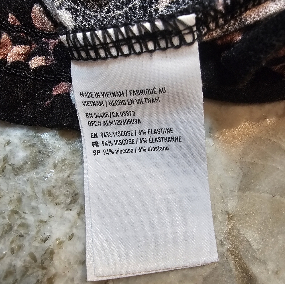American Eagle Soft Sexy Crepe Floral Wrap Blouse XS Bell Sleeve Black Blue Tan - Picture 7 of 11